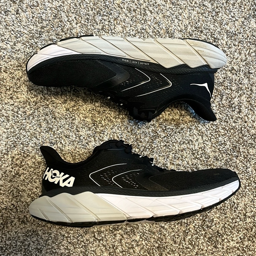 Hoka Women’s Arahi 5 Running Shoes 8.5